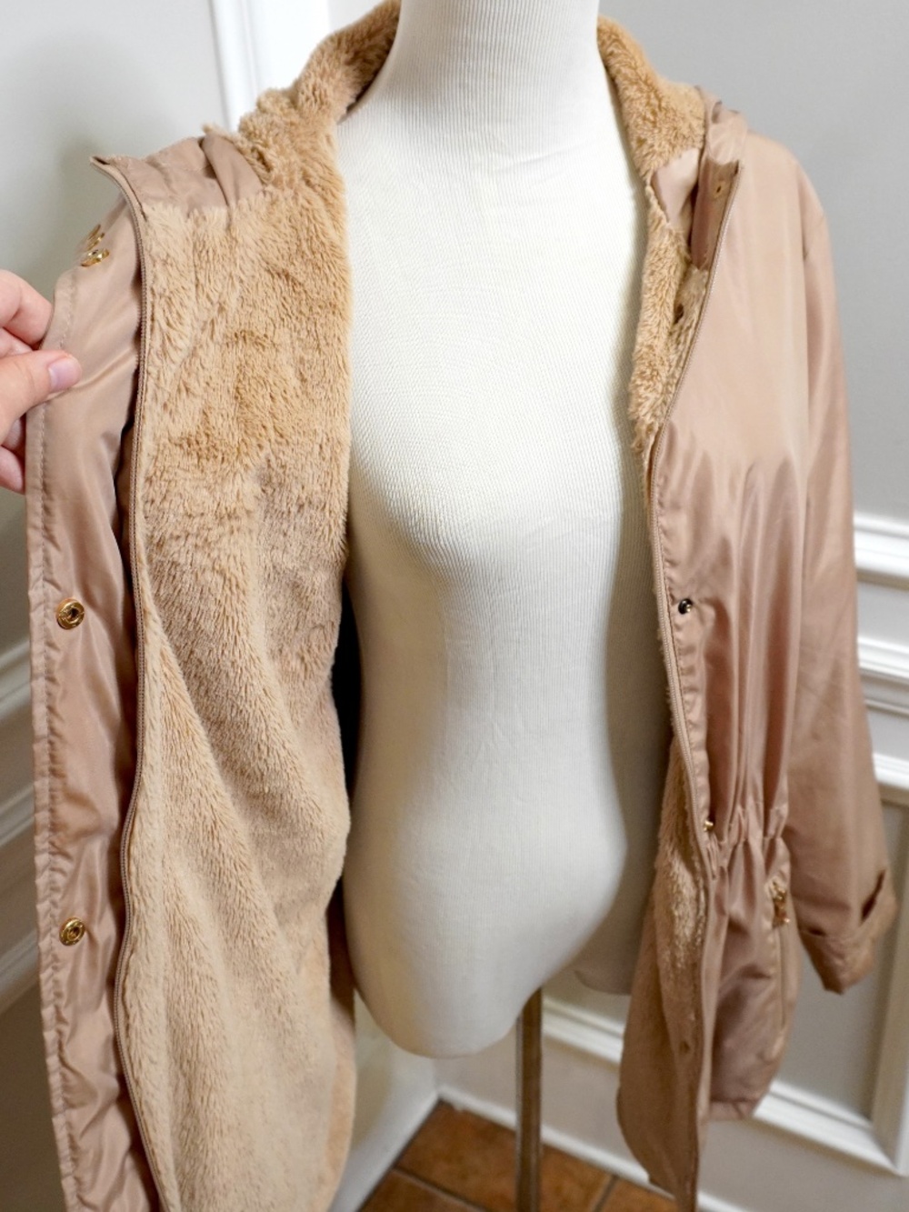 Miss Posh Los Angeles Outwear, Windbreaker with Inside Fur Coating, Size XL - Picture 4 of 5